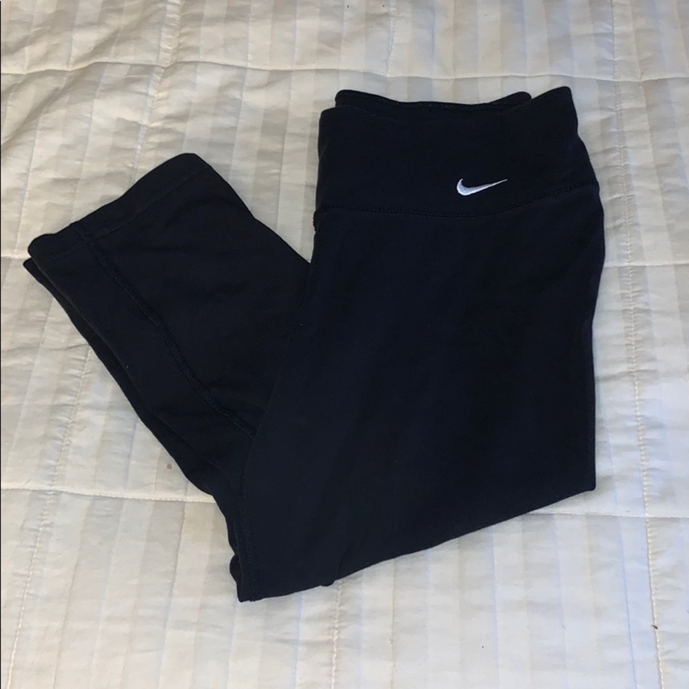 nike dri-fit cropped leggings